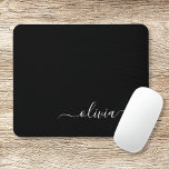 Tapis De Souris Noir Blanc Script Monogramme Nom Moderne<br><div class="desc">Monogramme blanc et noir Ajoutez votre propre nom Mousepad (Mouse Pad). Cela rend le cadeau parfait pour 16 ans,  mariage,  douche nuptiale,  anniversaire,  baby shower ou bachelorette pour quelqu'un qui aime le luxe glam et les styles chic.</div>