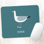 Tapis De Souris Nom Cheeky Seagull<br><div class="desc">Une mouette coquine debout au bord de l'océan. Parfait pour ceux qui sont inséparables et la côte. Supprimez ou modifiez le nom pour customiser.</div>