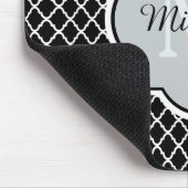 Tapis De Souris Nom décoré d'un monogramme noir et blanc moderne (Coin)
