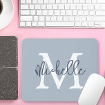 Tapis De Souris Nom simple du monogramme Script initial Dusty Blue<br><div class="desc">Nom simple Monogramme Script initial Dusty Blue. Facile à personnaliser.</div>