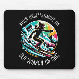 Tapis De Souris N'underestimez jamais une vieille femme sur des sk