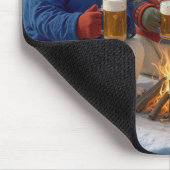 Tapis De Souris Ours polaire buvant autour d'un feu de camp (Coin)