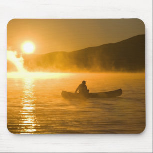 Tapis De Souris Pagaie dans la baie de Lily au lever du soleil, la