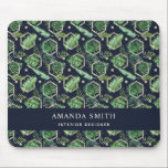 Tapis De Souris Palme d'or bleu marine personnalisée Feuilles Bota<br><div class="desc">Palme d'or bleu marine Feuille Botanical Pad. Ce magnifique tapis de souris foncé dispose de motif géométrique en faux or et feuilles de palme sur arrière - plan marine et vous pouvez le personnaliser avec votre nom et votre travail. C'est un cadeau parfait pour un nouvel emploi, un décorateur, un...</div>