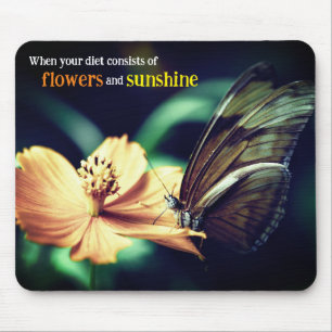 Tapis De Souris Papillon se nourrissant de fleurs