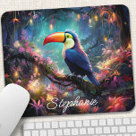 Tapis De Souris Paradis Toucan personnalisé<br><div class="desc">Echappez-vous dans un paradis tropical avec ce tapis de souris personnalisé, doté d'un toucan vibrant au milieu d'un feuillage luxuriant de jungle. Le design coloré et les détails complexes vous transportent dans un monde exotique, inspirant créativité et joie. Ajoutez une touche personnelle avec votre nom ou un devis préféré. La...</div>
