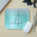 Tapis De Souris Parties scintillant argentée turquoise en métal br<br><div class="desc">Personnalisez facilement ce design chic et branché de tapis de souris avec une jolie parties scintillant brillante en argent sur un arrière - plan métallique brossé turquoise.</div>