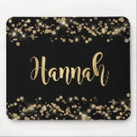 Tapis De Souris Parties scintillant d'or noir moderne Confetti Mon<br><div class="desc">Elégante parties scintillant d'or noir confetti feuille d'or main lettré script personnalisé nom mousepad. Ce design féminin présente une bordure en confetti de parties scintillant dorée jaune étincelante sur arrière - plan de couleur noire. VEUILLEZ ME CONTACTER AVANT DE COMMANDER AVEC VOTRE NOM DANS CET ORDRE : NOM (OU VOTRE...</div>