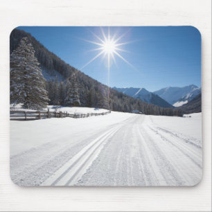 Tapis De Souris paysages idylliques d'hiver dans le berwanger tal,