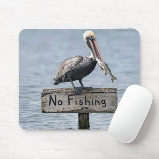 Tapis De Souris Pélican sur un panneau 'Pêche interdite' (Avec souris)