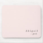 Tapis De Souris Pink Simple Script Name Modern Luxury personnalisé<br><div class="desc">Design de script moderne chic minimaliste sur couleur modifiable rose pâle arrière - plan,  simple et élégant,  grande personnalisation de votre propre clavier de souris personnalisé. Customisez-le avec la couleur arrière - plan de votre choix.</div>