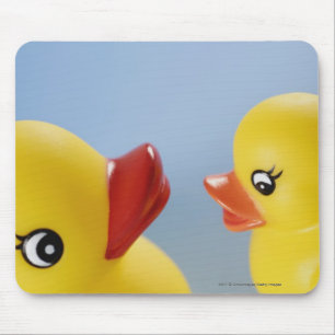 Tapis De Souris Plan rapproché de deux canards en caoutchouc