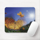 Tapis De Souris Plan rapproché de papillon, agitant des ailes (Avec souris)