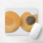 Tapis De Souris Plan rapproché de section transversale d'une prune (Avec souris)