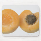 Tapis De Souris Plan rapproché de section transversale d'une prune (Devant)