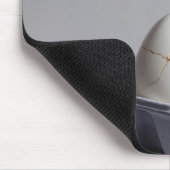 Tapis De Souris Plante vert qui pousse à partir d'un oeuf blanc (Coin)