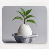 Tapis De Souris Plante vert qui pousse à partir d'un oeuf blanc (Devant)