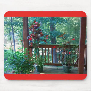 Tapis De Souris Plantes fleurissants sur le porche en bois 3