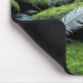 Tapis De Souris Plumes blanches sur un rocher (Coin)