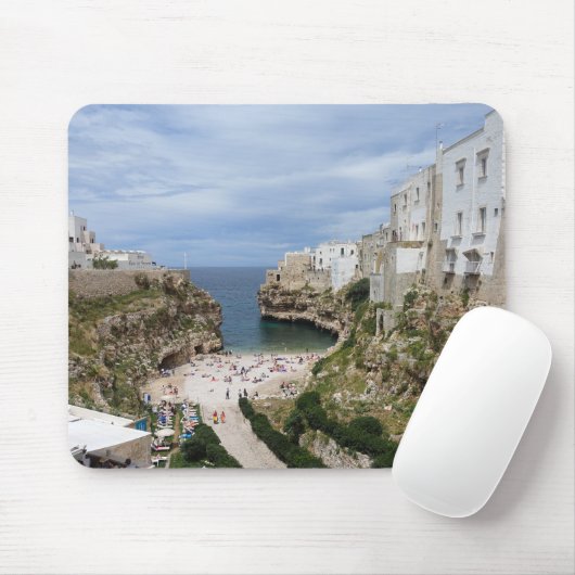 Tapis De Souris Polignano une plage de ville de jument dans le (Avec souris)