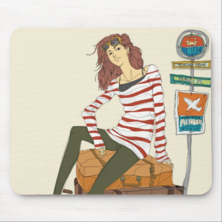 Tapis De Souris Portrait de jeune femme se reposant sur la valise