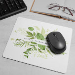 Tapis De Souris prairie sauvage | Botanique verte personnalisée<br><div class="desc">Le logo botanique élégant mousepad design comprend votre nom et/ou nom d'entreprise encadré par une bordure de verdure d'aquarelle luxuriante et des feuilles dans les nuances de fougère et vert de forêt.</div>