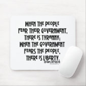 Tapis De Souris Quelle est tyrannie… ? (Avec souris)