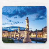 Tapis De Souris Rangée de statues illuminées à Padova (Devant)