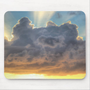 Tapis De Souris Rayons de soleil à travers les nuages orageux