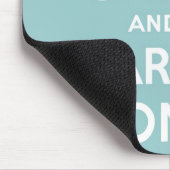 Tapis De Souris Restez calme et continuez sur le bleu clair (Coin)