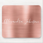 Tapis De Souris Rose Gold - Pink Foil Moderne Girl<br><div class="desc">Blush Pink - Rose Gold Metallic Foil Office Business Mousepad avec typographie en lettres blanches pour la signature monogramme. La Souris Monogrammed Rose Gold Faux Foil peut être customisée avec votre nom. Veuillez contacter le concepteur pour customiser les articles correspondants.</div>