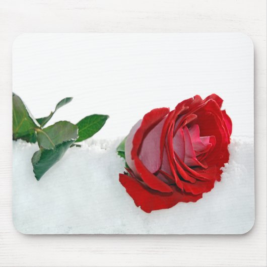 Tapis De Souris rose rouge dans la neige (Devant)