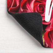 Tapis de souris roses rouges monogrammées (Coin)
