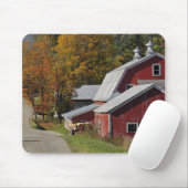 Tapis De Souris Route près de grange/de ferme rurales classiques (Avec souris)