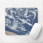 Tapis De Souris Rues nuageuses vortex au large de la côte (Avec souris)