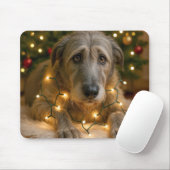 Tapis De Souris Sad Irish Wolfhound Tangled In Holiday Lights (Avec souris)