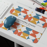 Tapis De Souris Saint-Jacques demi-cercle rétro bleu orange jaune<br><div class="desc">Revenez dans le temps avec notre tapis de souris rétro dynamique et élégant, doté d'un motif captivant inspiré par les modèles emblématiques des années 70 et 60. Le demi-cercle et le motif de pétoncle dans les tons bleu, orange et jaune vous transportent instantanément dans une époque révolue, tout en ajoutant...</div>