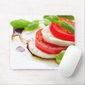 Tapis De Souris Salade de Caprese. Tranches de tomate et de (Avec souris)