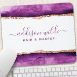 Tapis De Souris Salon d'aquarelle violet et or<br><div class="desc">Panier De Souris À Aquarelle Purple Et Or. Elégant violet et or géométrique lettré à la main style calligraphie script design professionnel. Parfait pour les maquilleurs,  coiffeurs,  cosmétologues,  et plus encore !</div>