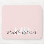 Tapis De Souris Script monogramme rose vif moderne<br><div class="desc">Élégant design de couleur rose vif,  pavé de souris. Simple,  monogrammed personnalisé,  pavé de souris bureau simple avec vos initiales et votre nom. Les couleurs de police et de texte sont entièrement personnalisables.</div>