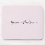 Tapis De Souris Script rose pâle moderne et minimaliste Nom person<br><div class="desc">Un design simple et élégant de typographie de nom personnalisé dans une police de script décontracté en noir frappant sur rose pastel clair. L'article parfait pour le minimaliste branché. Un cadeau ou accessoire sur mesure tendance pour toute occasion. Debra Valencia, une visionnaire artiste motif de surface, créatrice de produits et...</div>