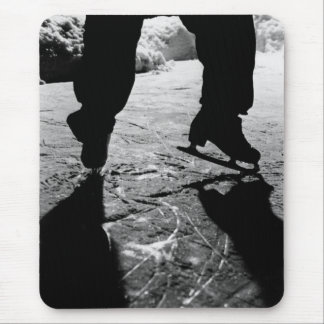 Tapis De Souris Silhouette noire et blanche de patins