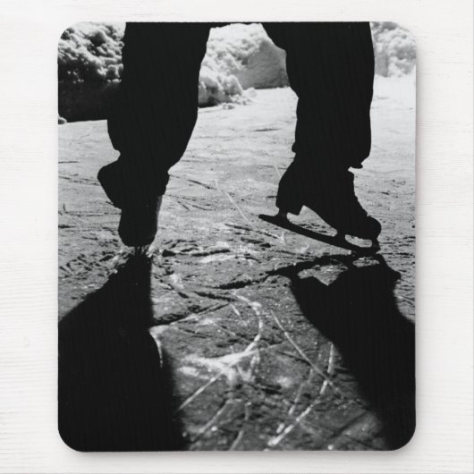 Tapis De Souris Silhouette noire et blanche de patins (Devant)