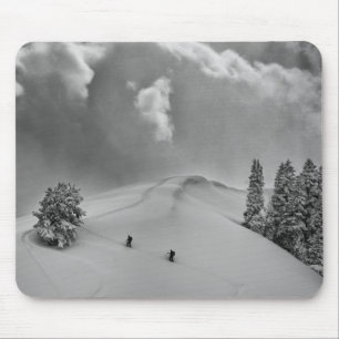 Tapis De Souris Skieurs de randonnée dans la poudreuse