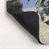 Tapis De Souris Soldats montant l'escalier d'un bâtiment (Coin)