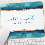 Tapis De Souris Souris Aquarelle turquoise Et Or<br><div class="desc">Souris Aquarelle turquoise Et Or. Elégant Turquoise et or géométrique lettré à la main style calligraphie script design professionnel. Parfait pour les maquilleurs,  coiffeurs,  cosmétologues,  et plus encore !</div>