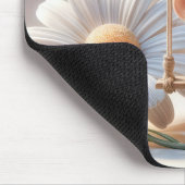 Tapis De Souris Souris Whimsical sur une aile de marguerite (Coin)