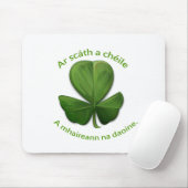 Tapis De Souris Sous l'abri de l'autre, les gens survivent (Avec souris)