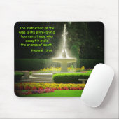 Tapis De Souris Spraying Fontaine avec Proverbes 13:14 (Avec souris)