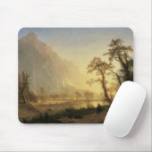 Tapis De Souris Sunrise, Vallée de Yosemite par Albert Bierstadt (Avec souris)